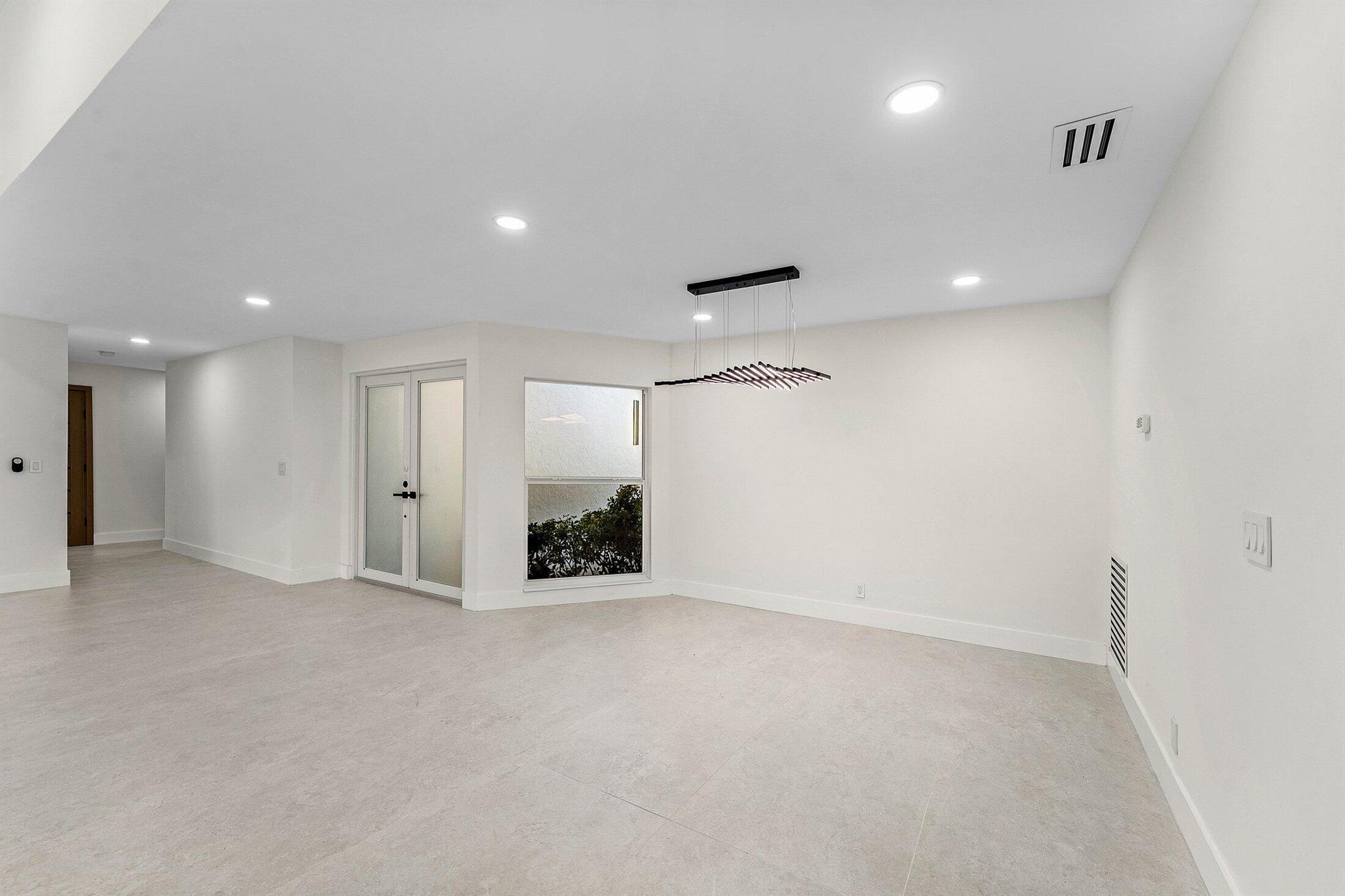 BOCA RATON SQUARE UNIT 18 - Residential