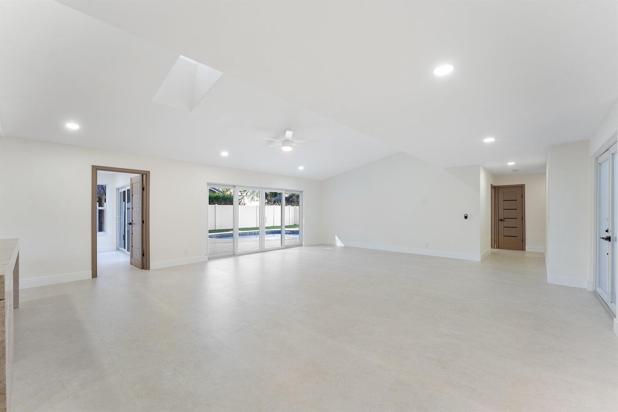 BOCA RATON SQUARE UNIT 18 - Residential