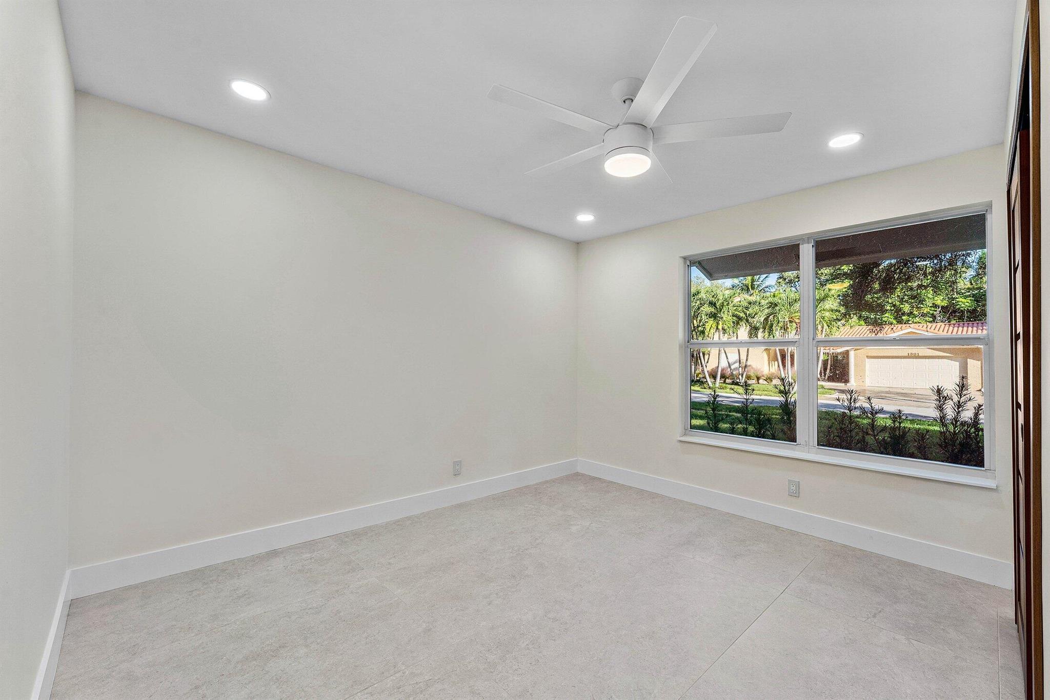 BOCA RATON SQUARE UNIT 18 - Residential