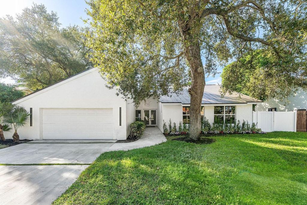 Photo of 1380 SW 1st Street, Boca Raton, FL 33486 (MLS # R11137046)