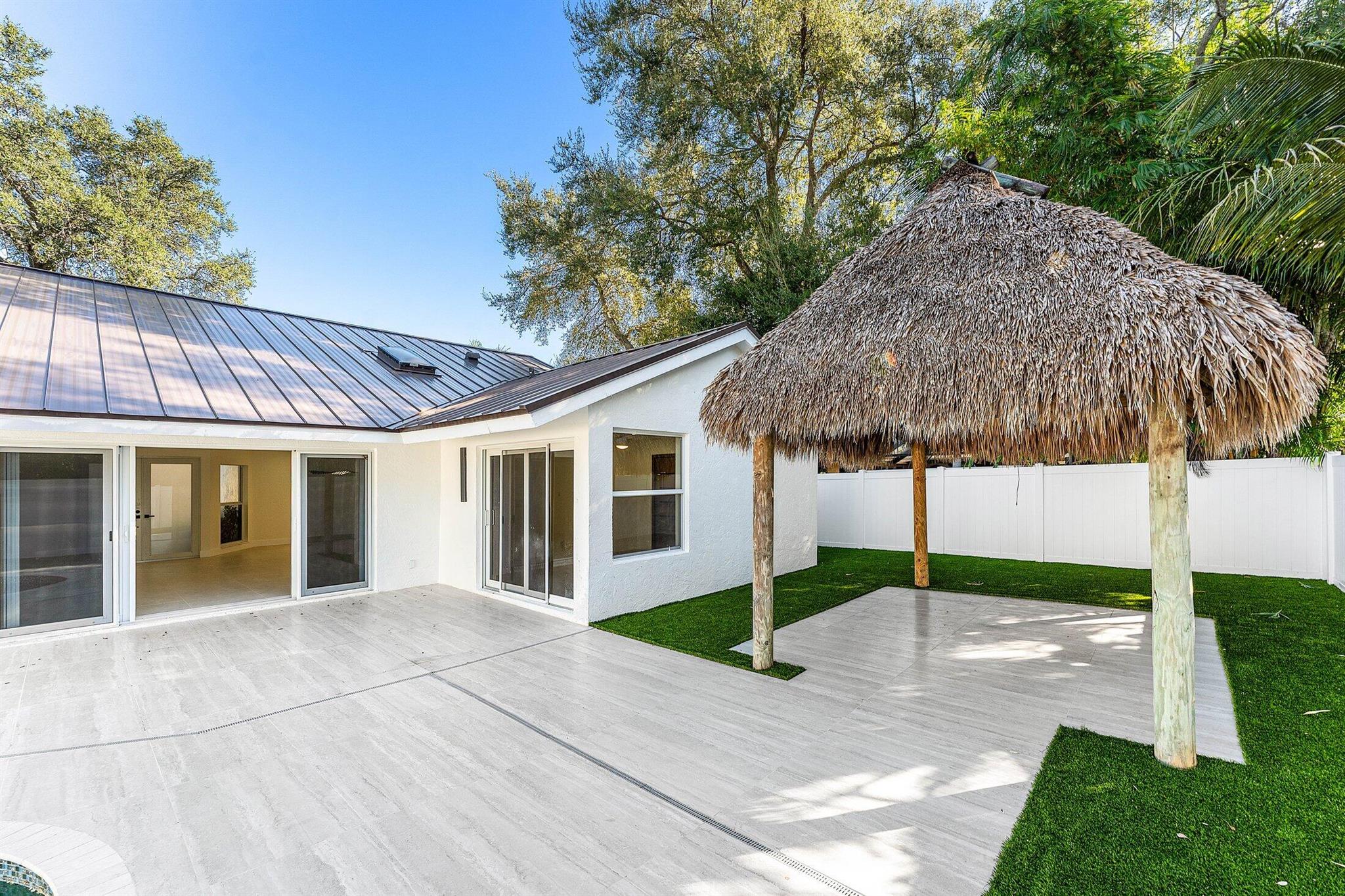 BOCA RATON SQUARE UNIT 18 - Residential