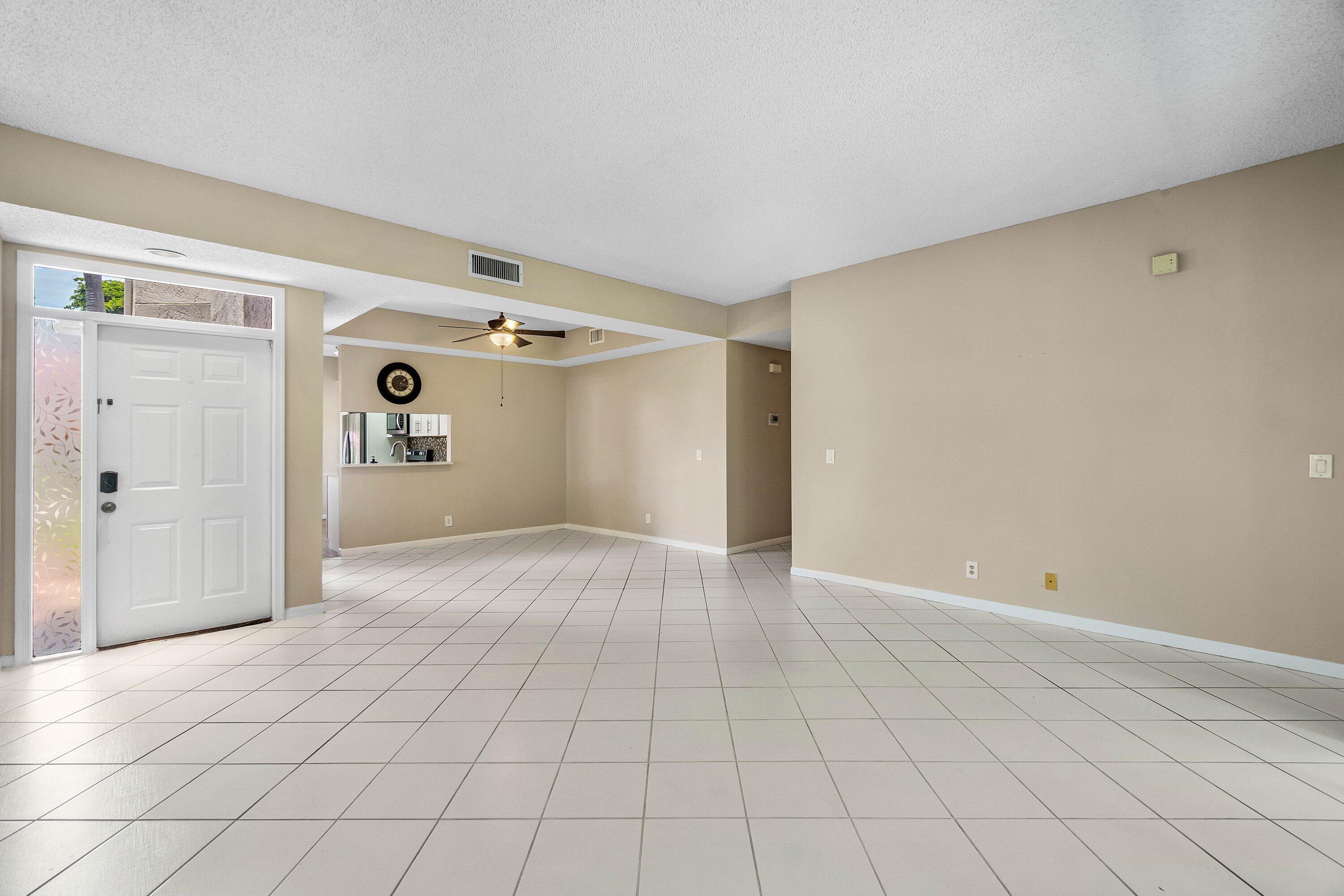 7685 LEXINGTON CLUB Boulevard B