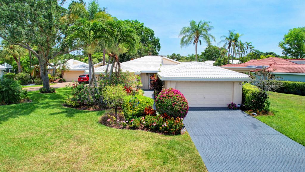 Photo of 17 Estate Drive, Boynton Beach, FL 33436 (MLS # R10990611)