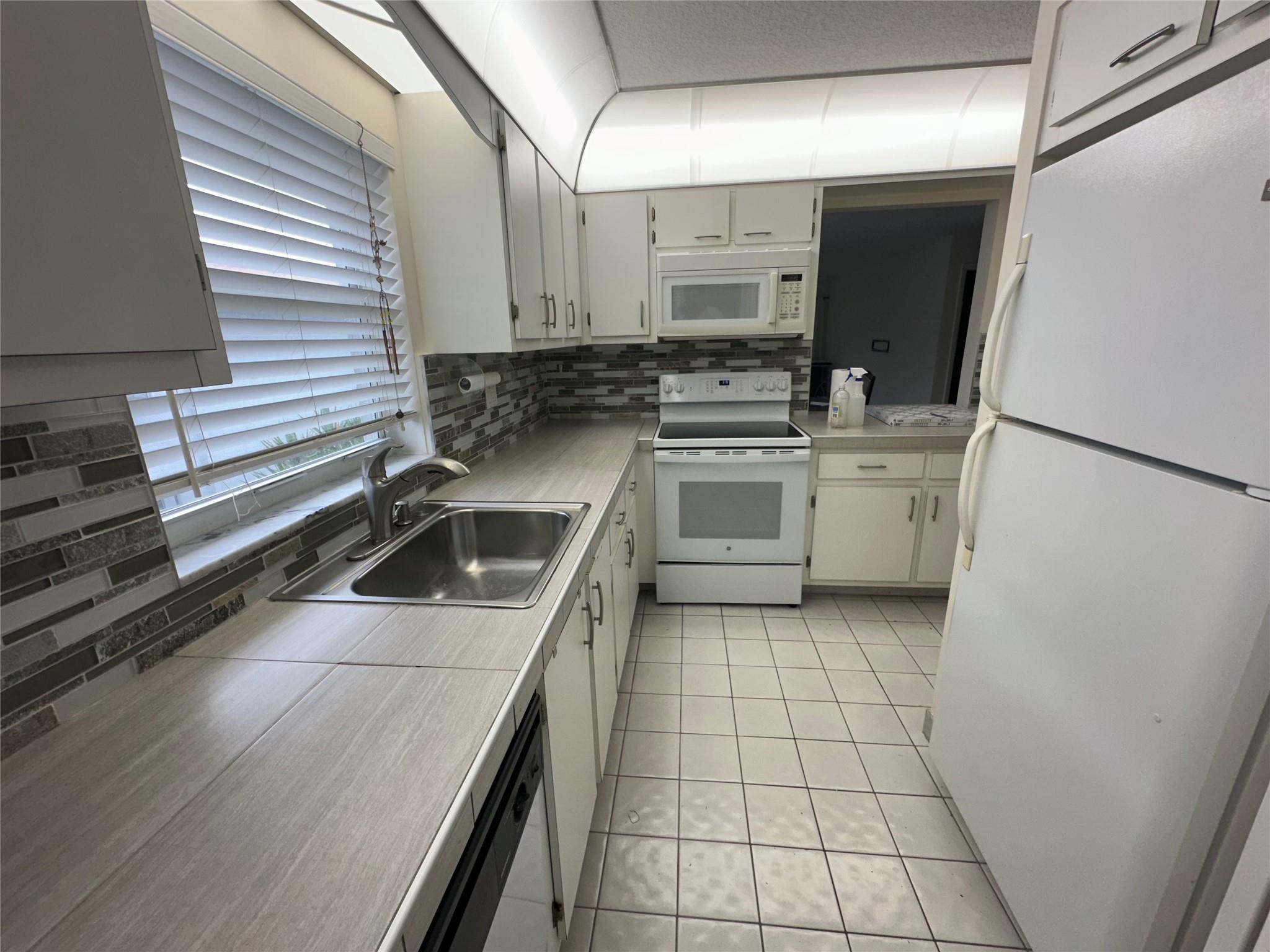 13679 Date Palm Ct B