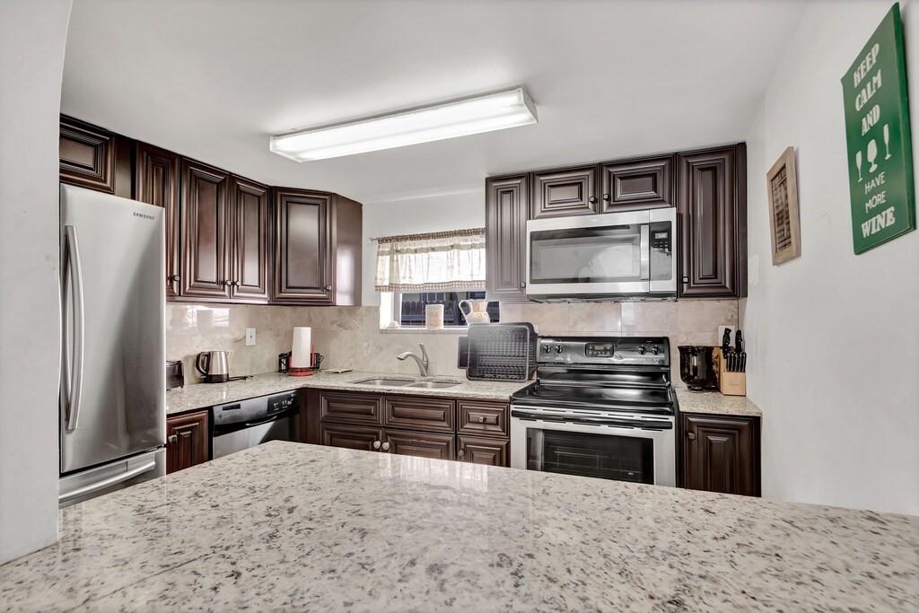 South Side Park 22-18 B - Residential Lease