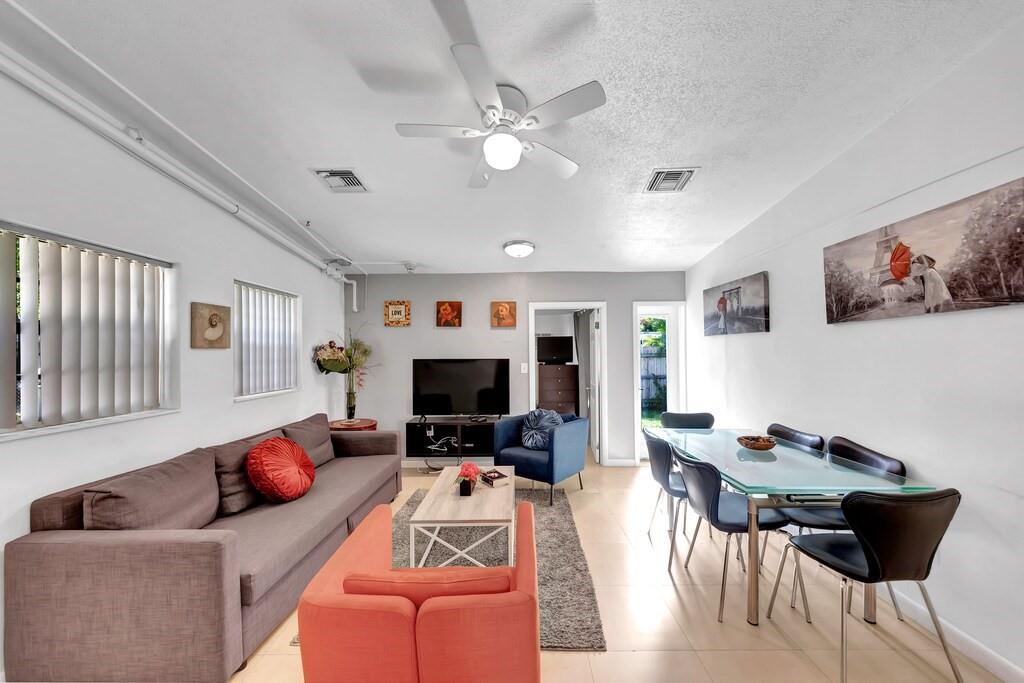 South Side Park 22-18 B - Residential Lease