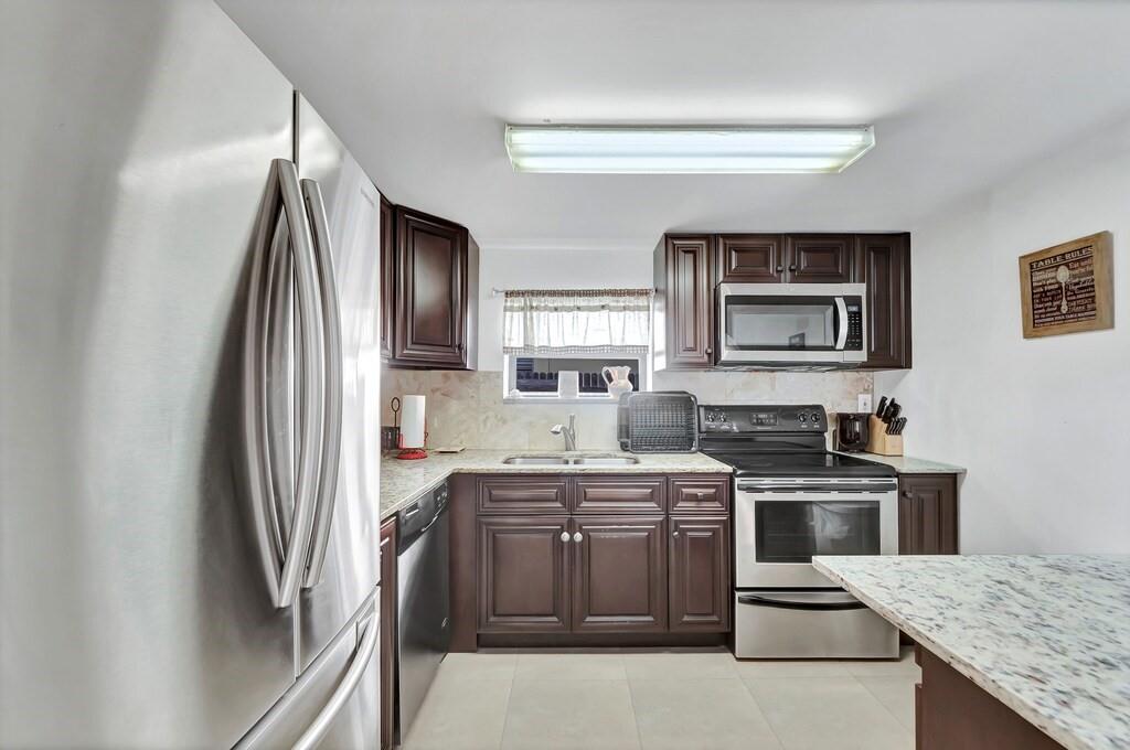 South Side Park 22-18 B - Residential Lease