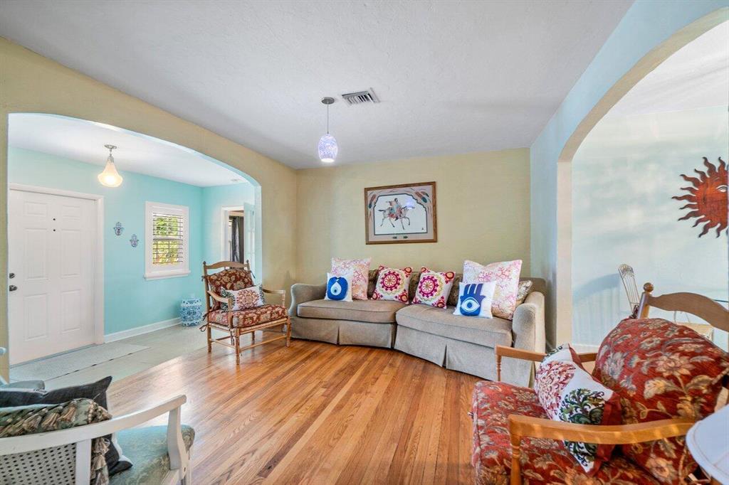 LAKE WORTH TOWN OF - Residential