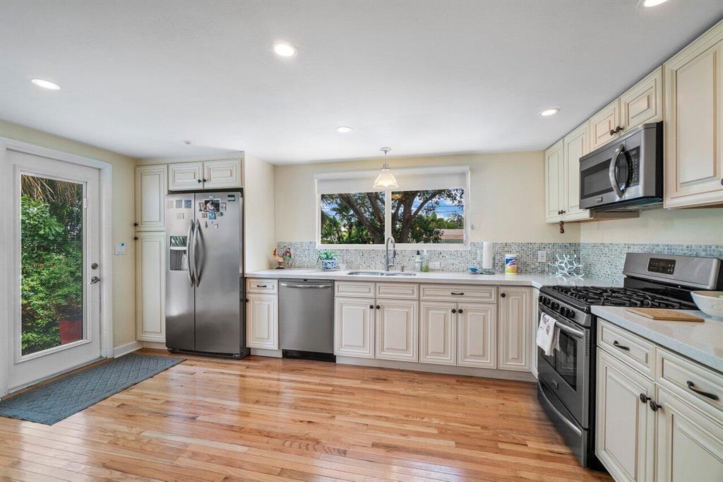 LAKE WORTH TOWN OF - Residential