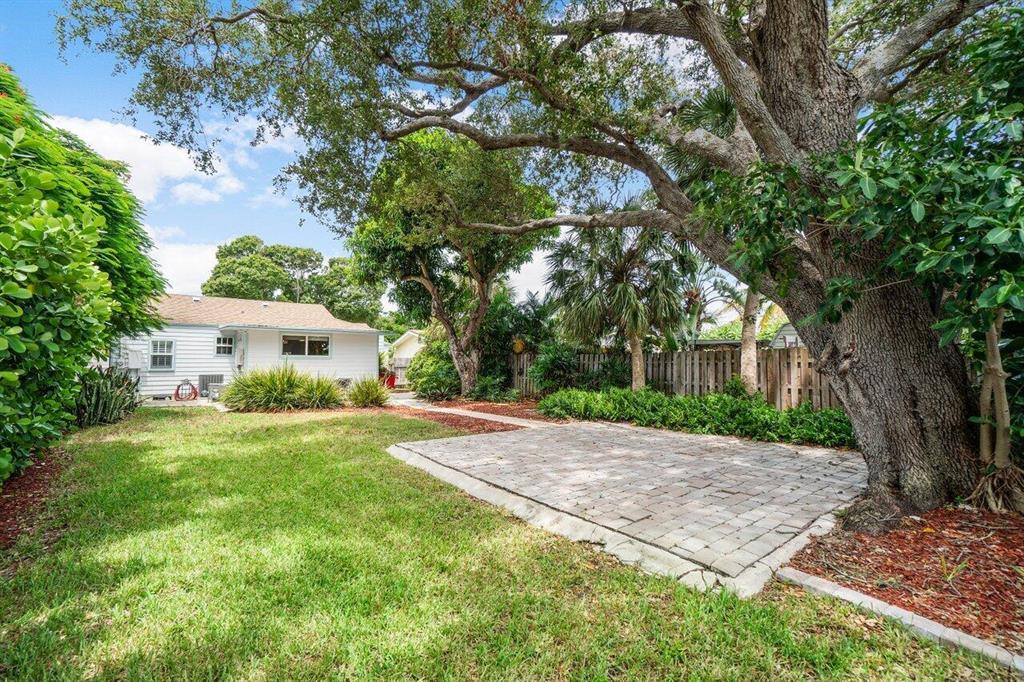 LAKE WORTH TOWN OF - Residential