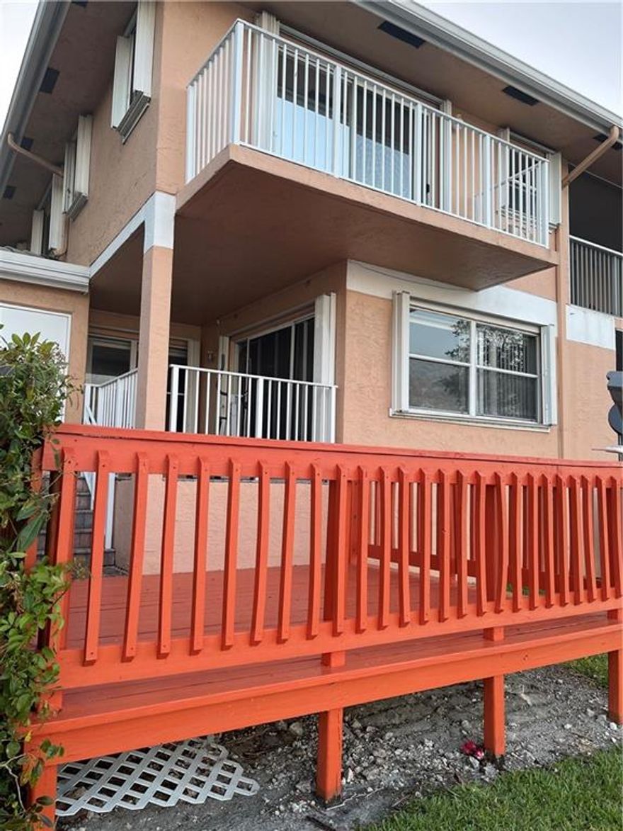 Come and see yourself! A townhouse with 3 bedroom and 2/5 bathroom with a lake view in a great neighborhood. All rooms are located on 2nd floor. Washer and dryer inside the unit, freshly painted, 2 assigned parking and other guess parking available. Property is in a gated community. Association requires 685 or higher credit score to be approved.