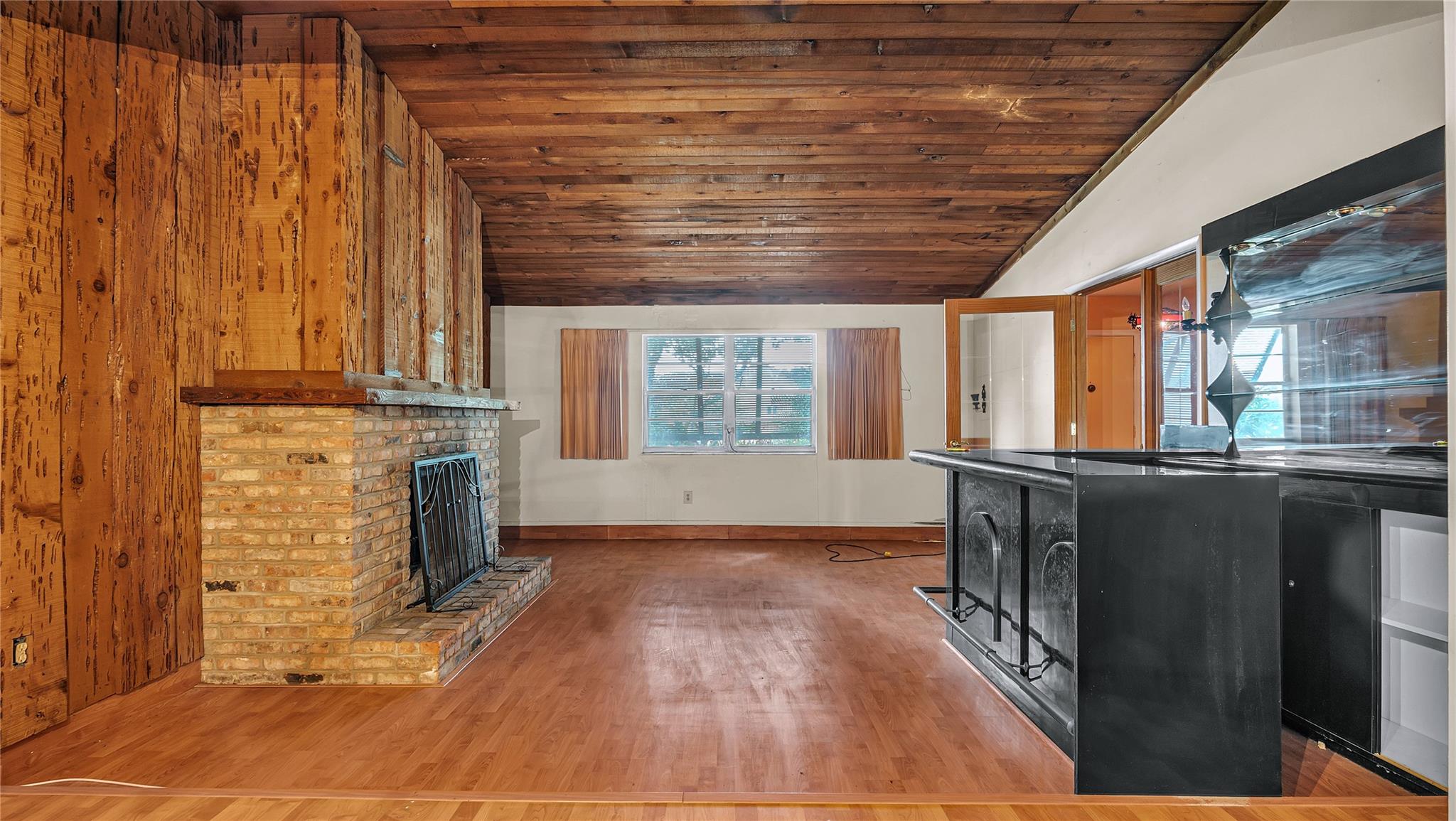 Burnham Woods 93-32 B - Residential