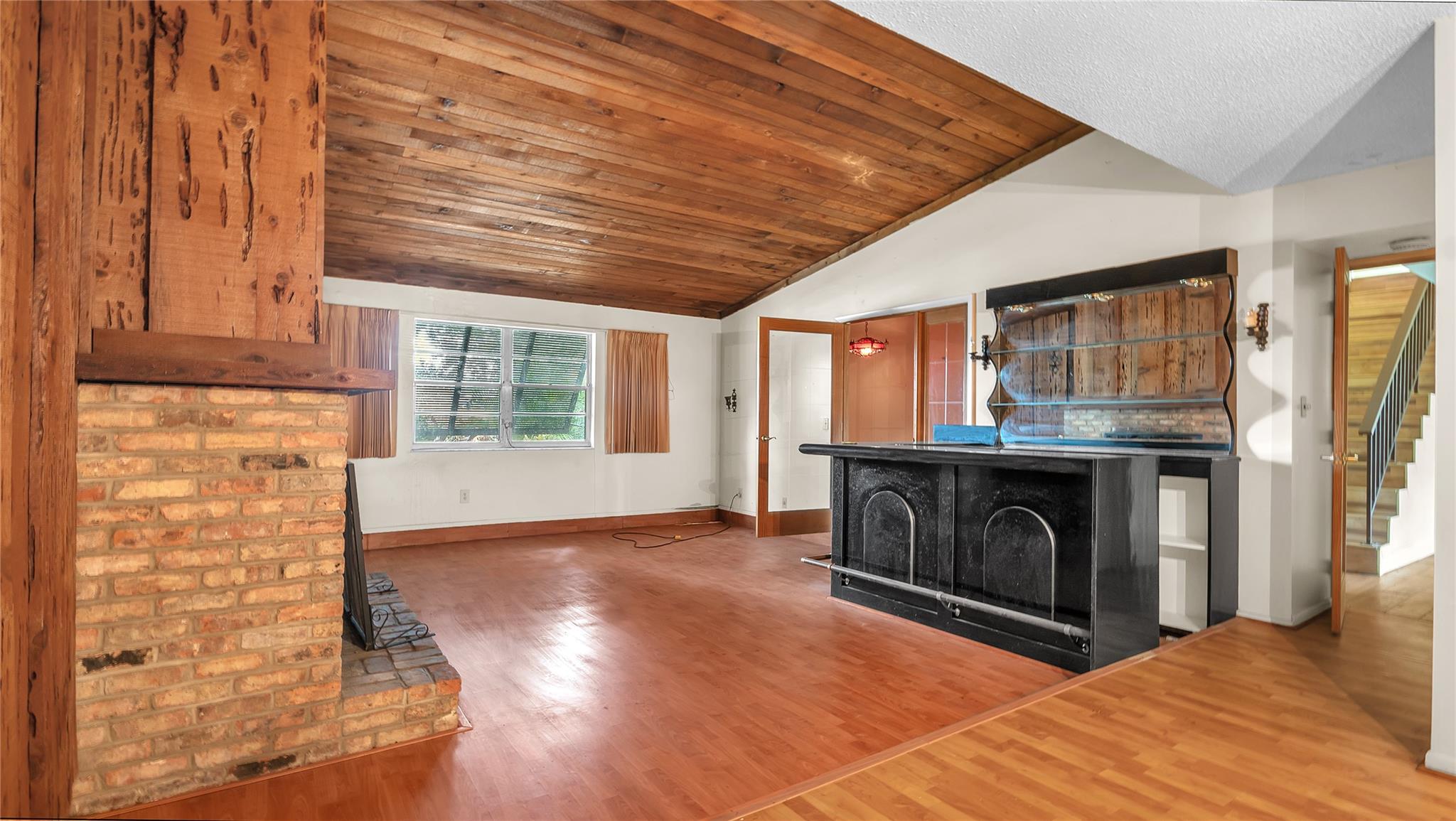 Burnham Woods 93-32 B - Residential