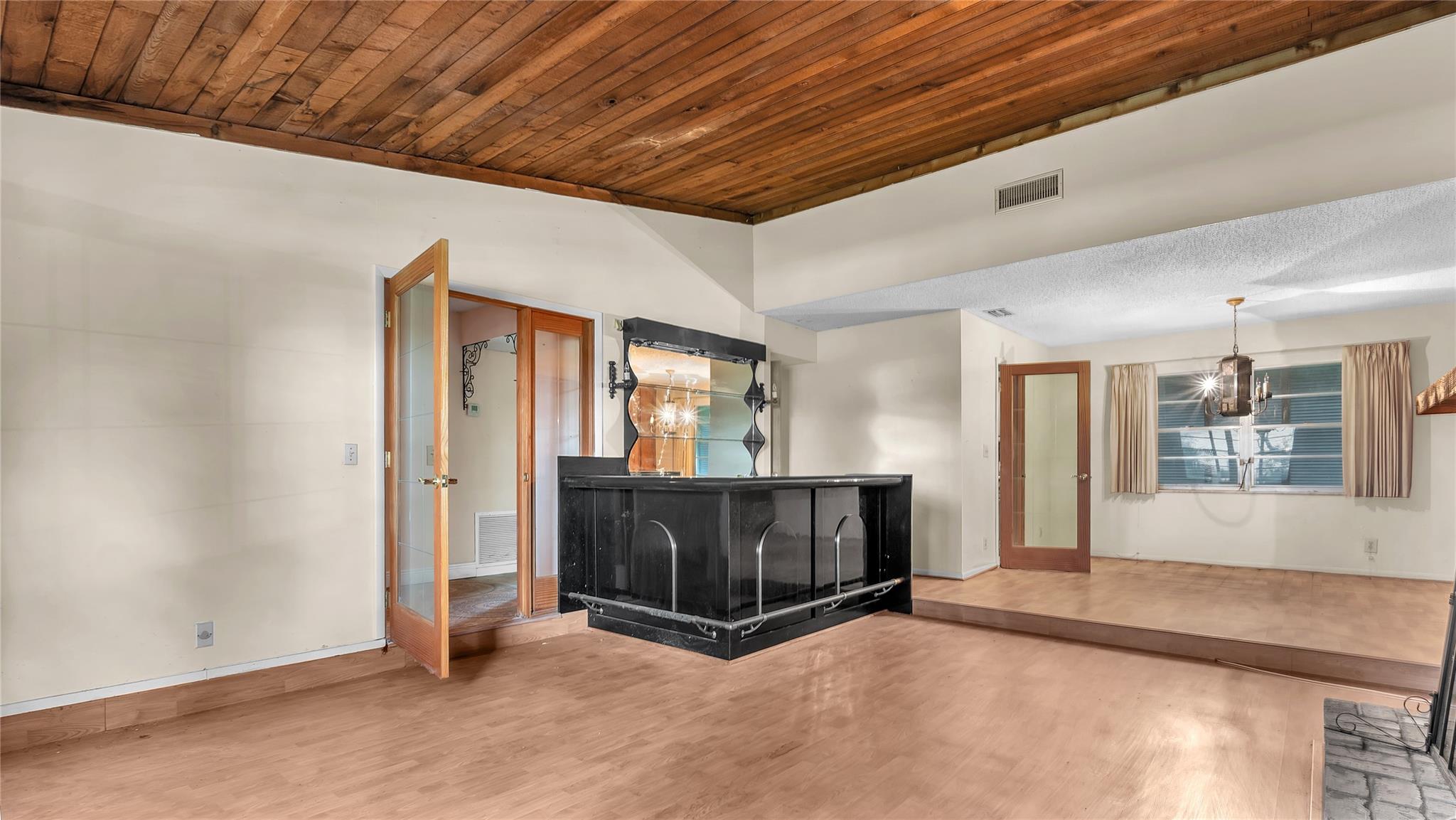 Burnham Woods 93-32 B - Residential