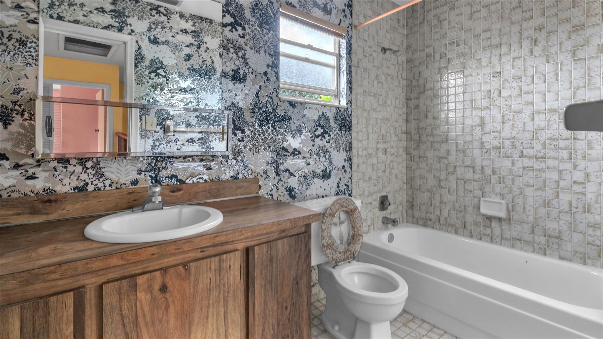 Burnham Woods 93-32 B - Residential