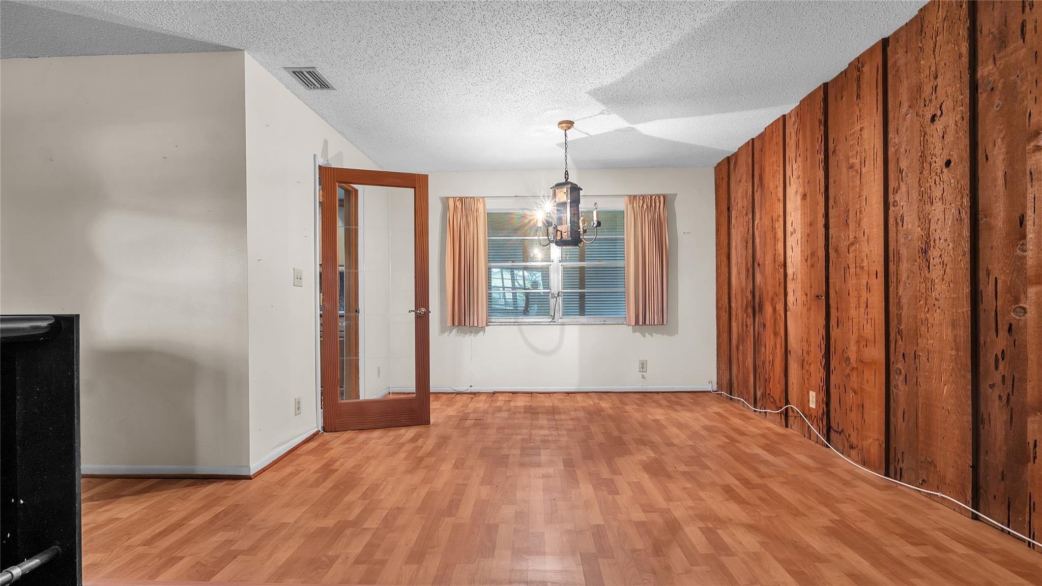 Burnham Woods 93-32 B - Residential