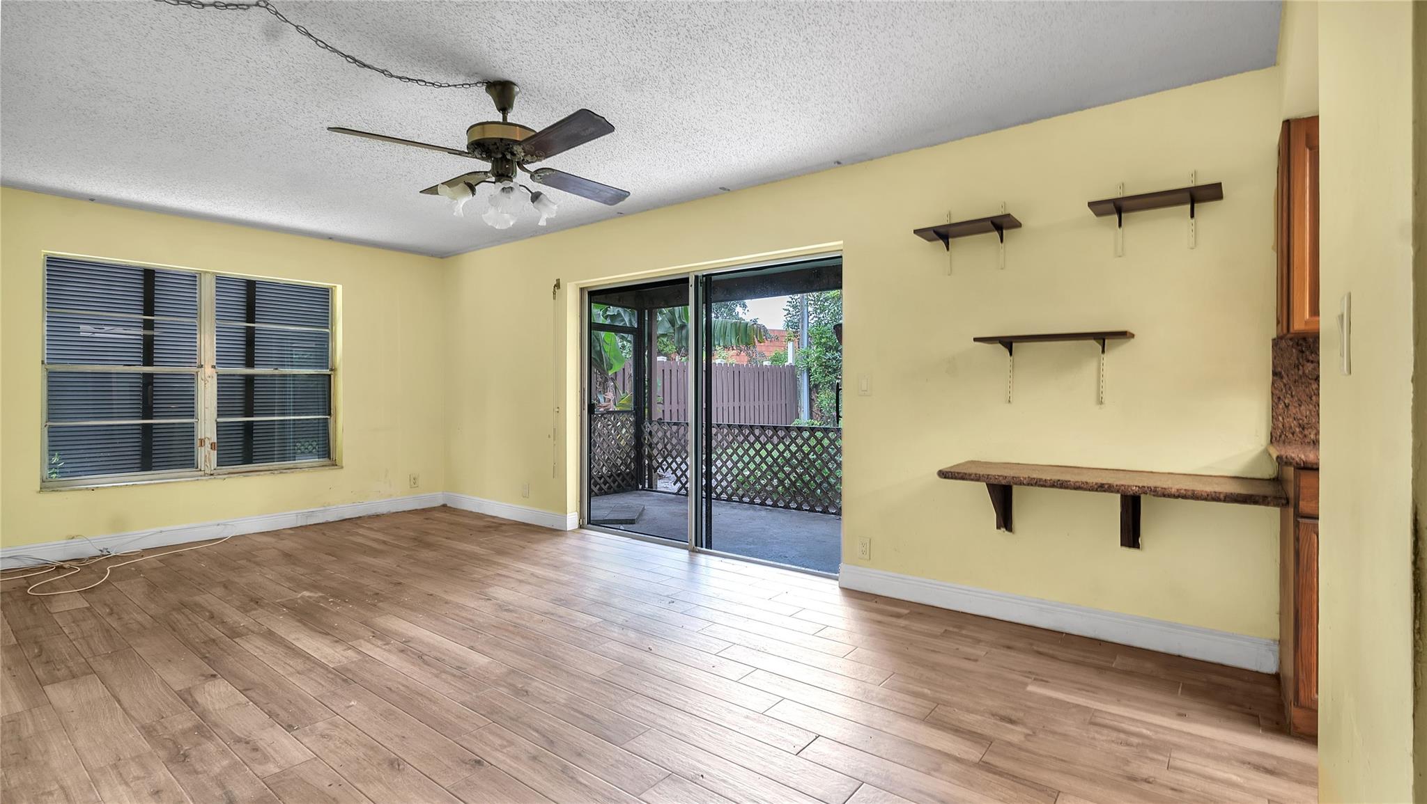 Burnham Woods 93-32 B - Residential
