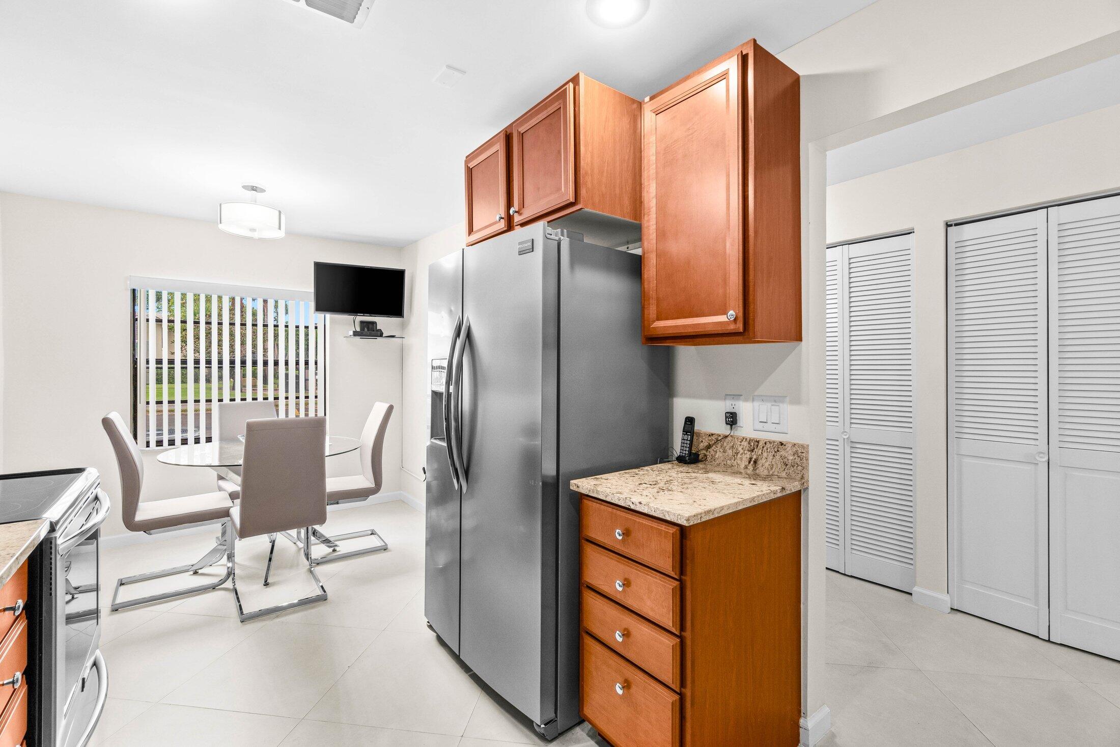 STRATFORD AT HUNTERS RUN CONDO - Residential