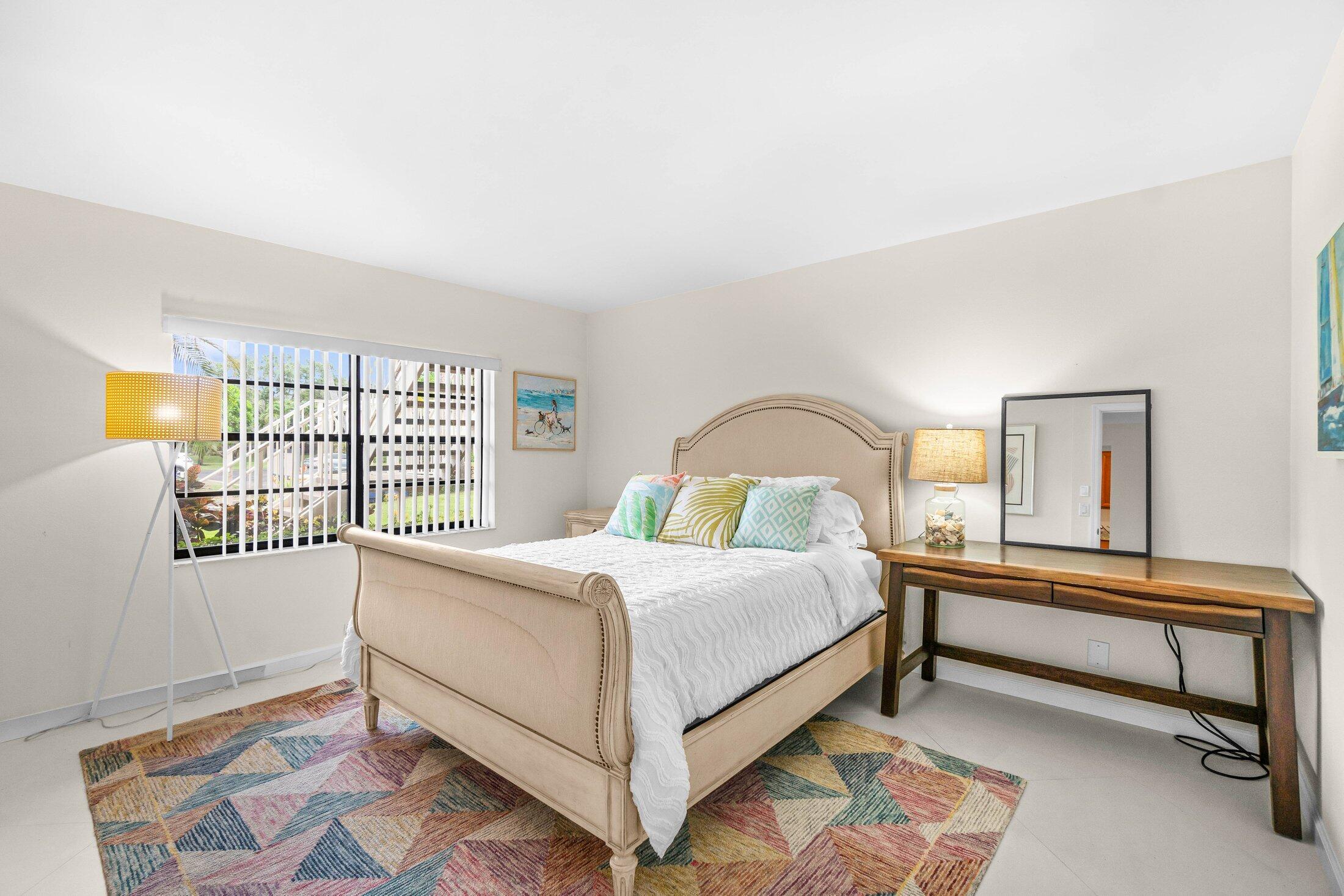 STRATFORD AT HUNTERS RUN CONDO - Residential