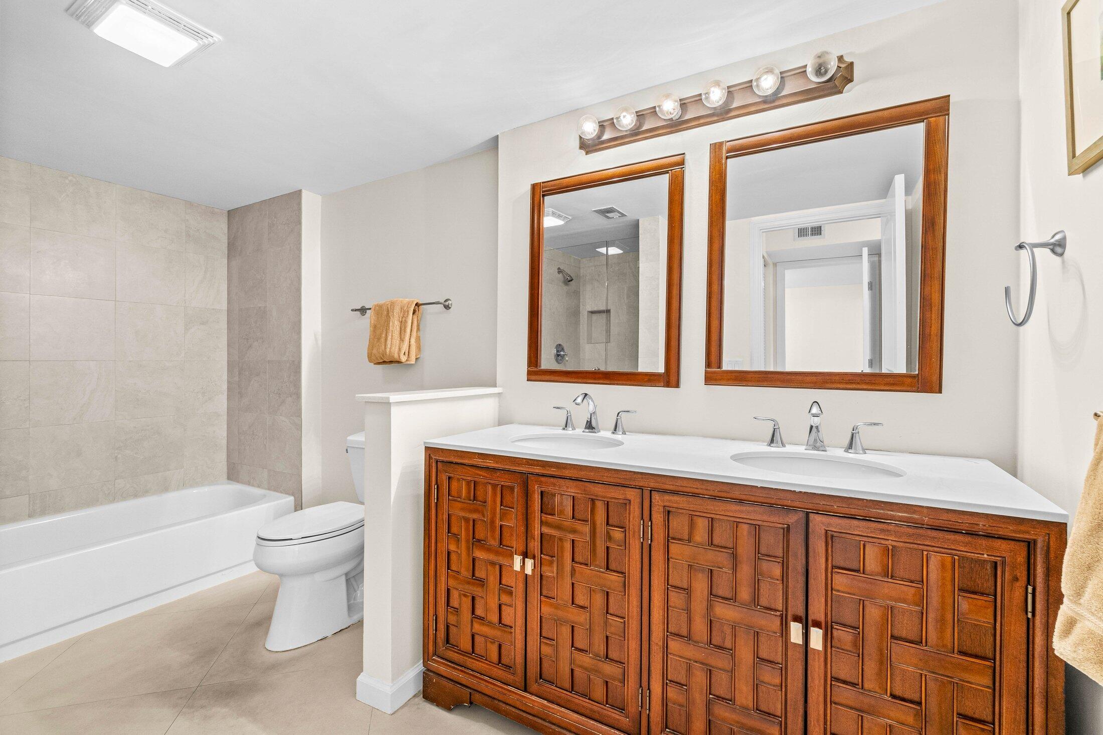 STRATFORD AT HUNTERS RUN CONDO - Residential