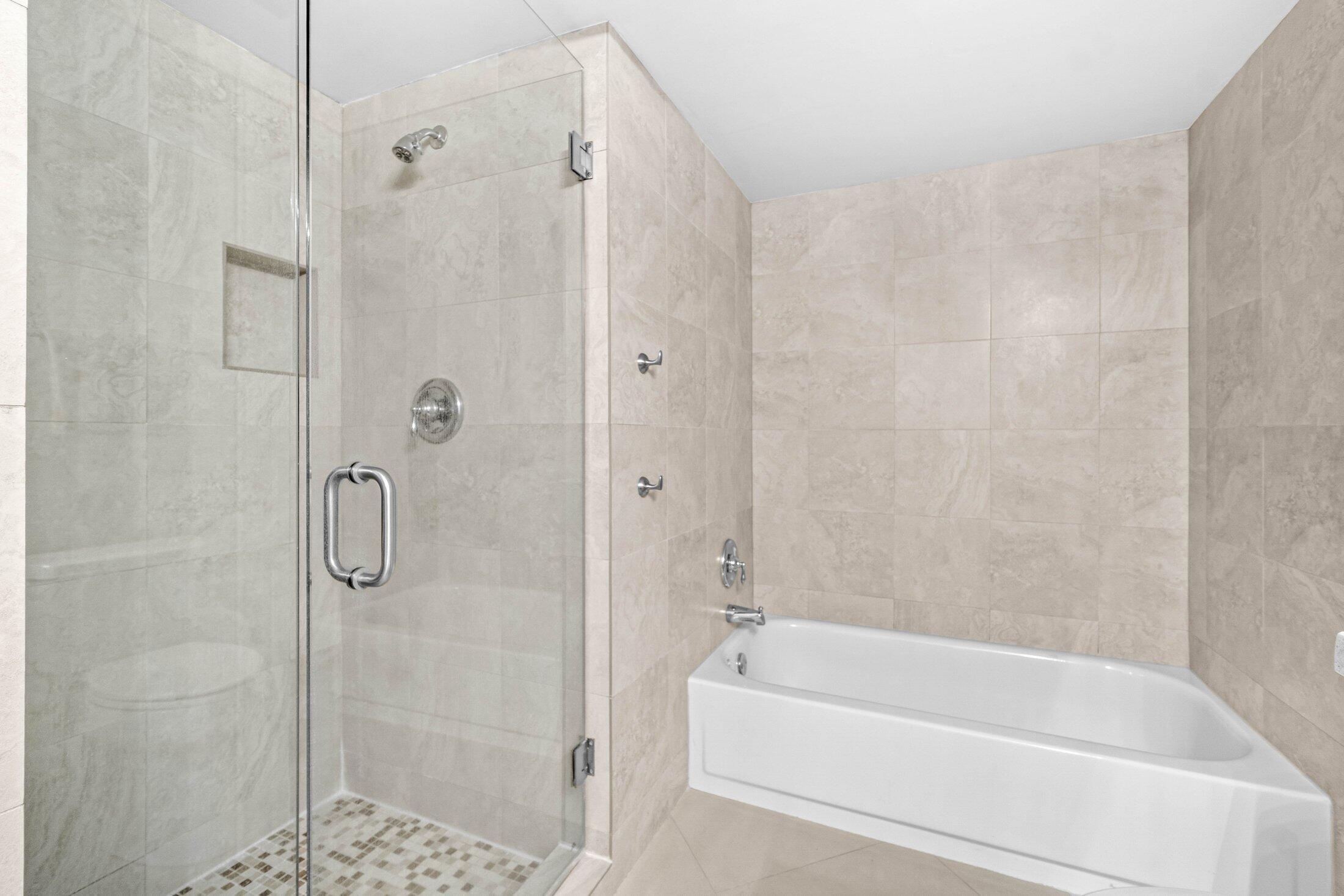 STRATFORD AT HUNTERS RUN CONDO - Residential