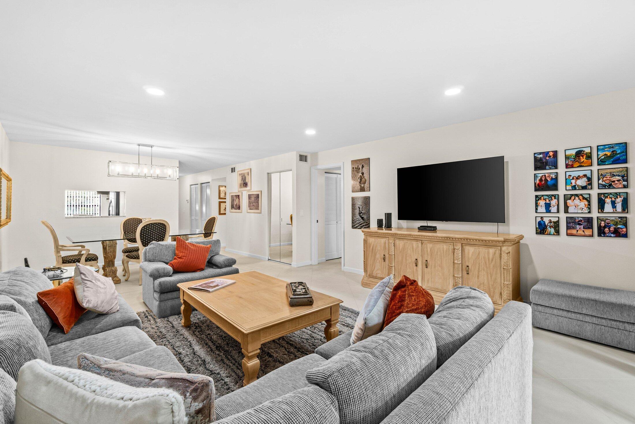 STRATFORD AT HUNTERS RUN CONDO - Residential