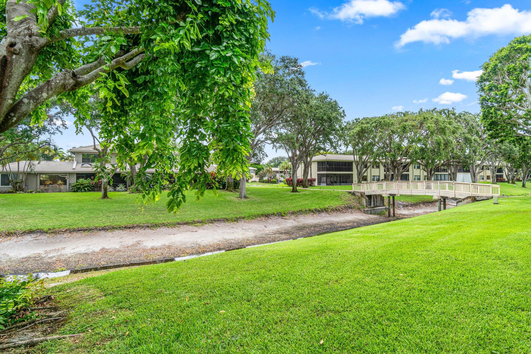 STRATFORD AT HUNTERS RUN CONDO - Residential