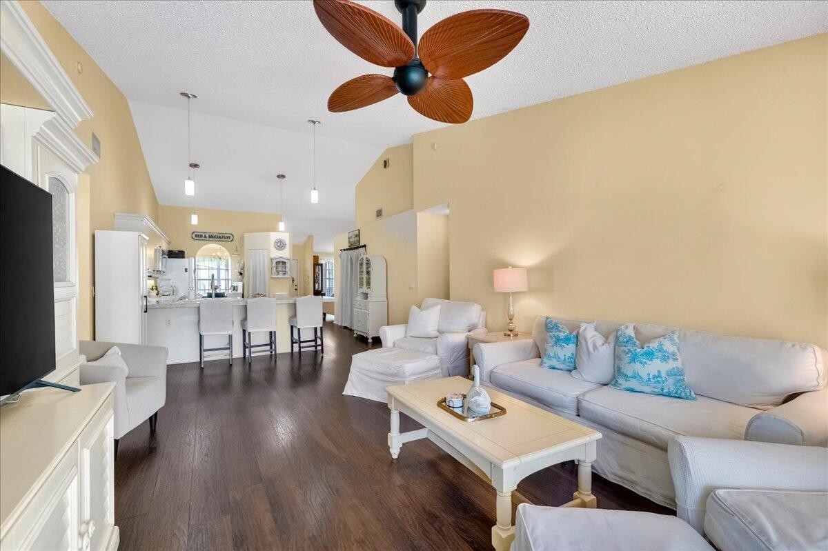 BOCA CHASE 9A - Residential