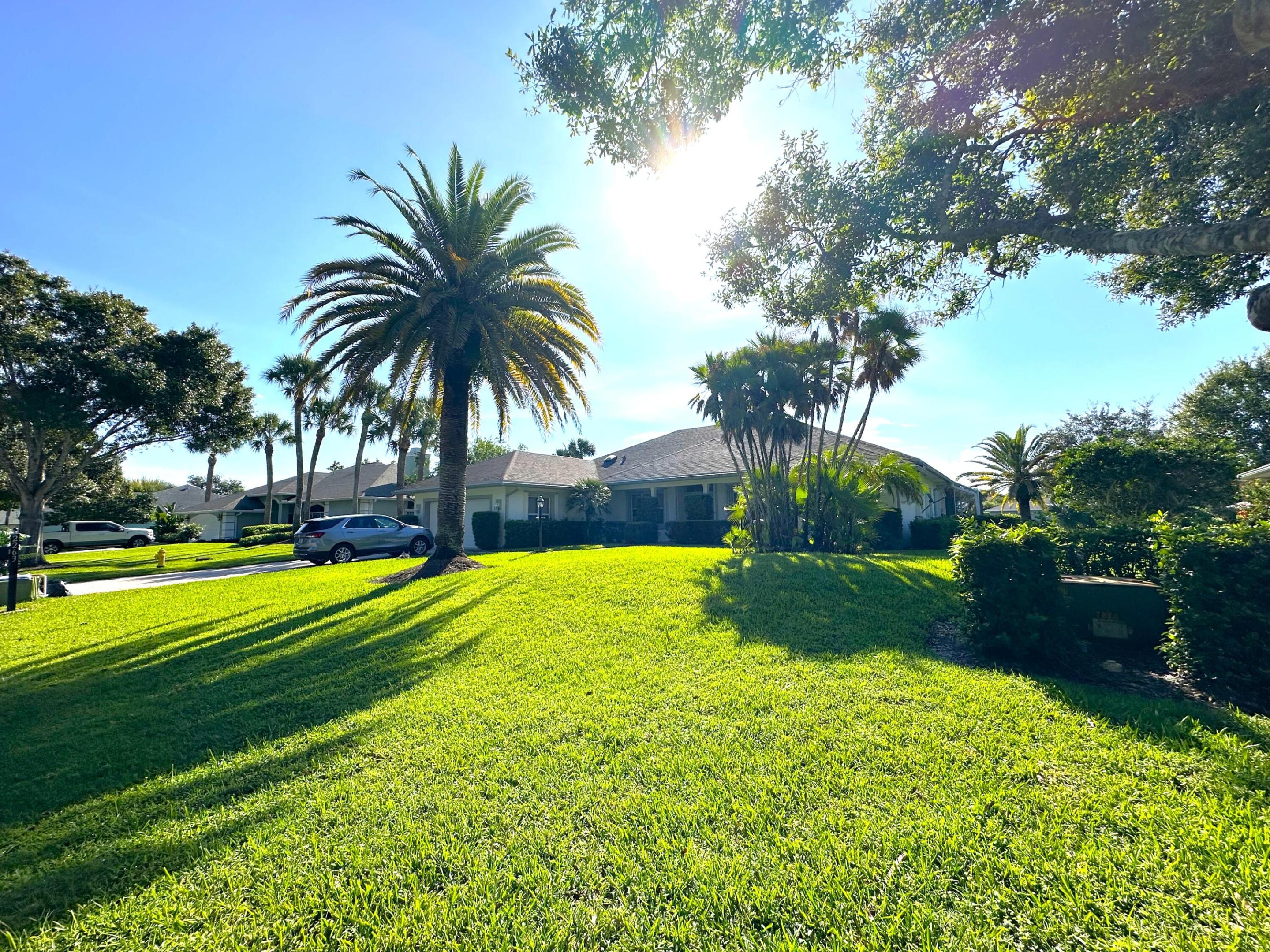 2263 SW DANFORTH Circle