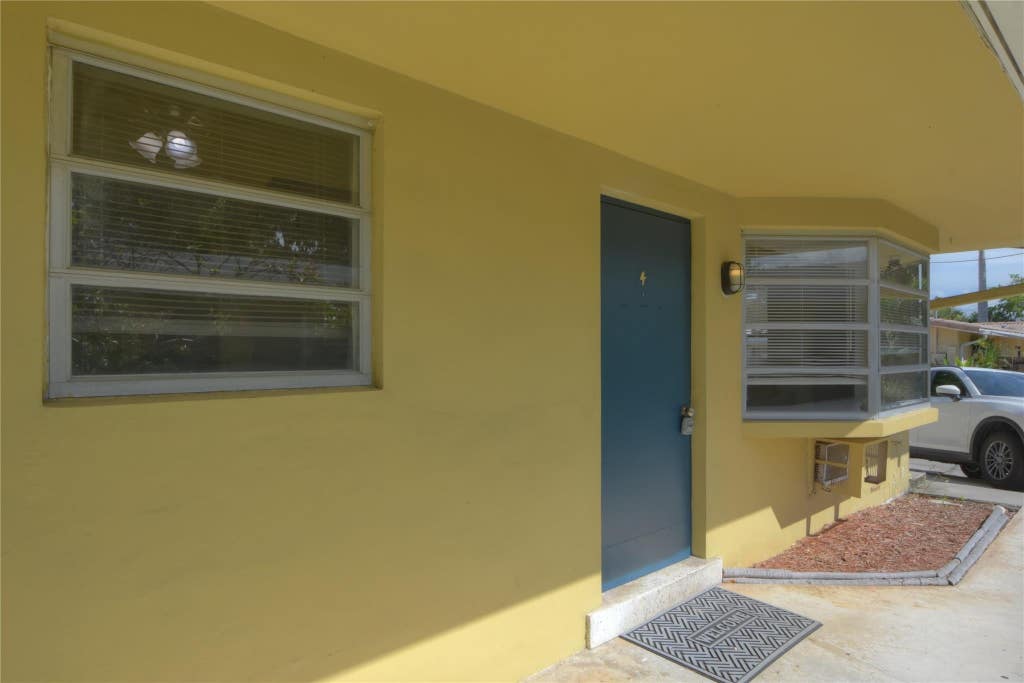 Photo of 412 SE 9 Street #4, Fort Lauderdale, FL 33315 (MLS # F10456317)