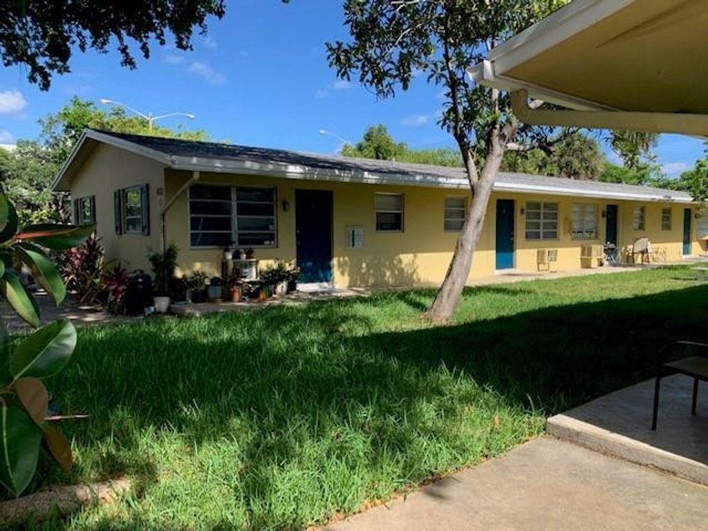 Photo of 412 SE 9 Street #4, Fort Lauderdale, FL 33315 (MLS # F10456317)