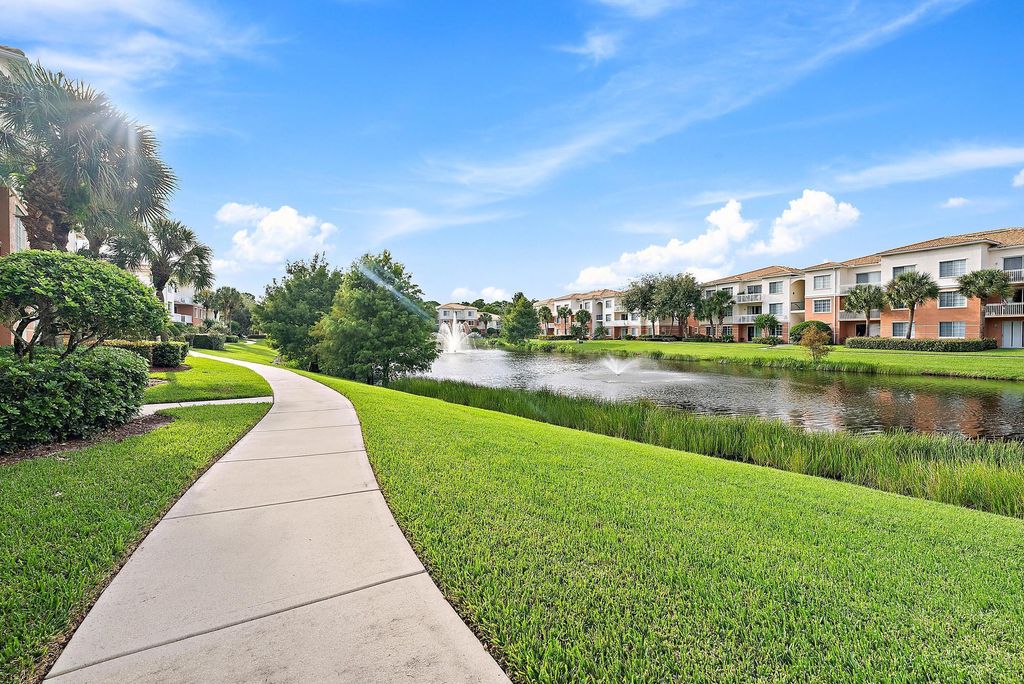 Photo of 10108 Myrtlewood Circle W, Palm Beach Gardens, FL 33418 (MLS # R11025307)