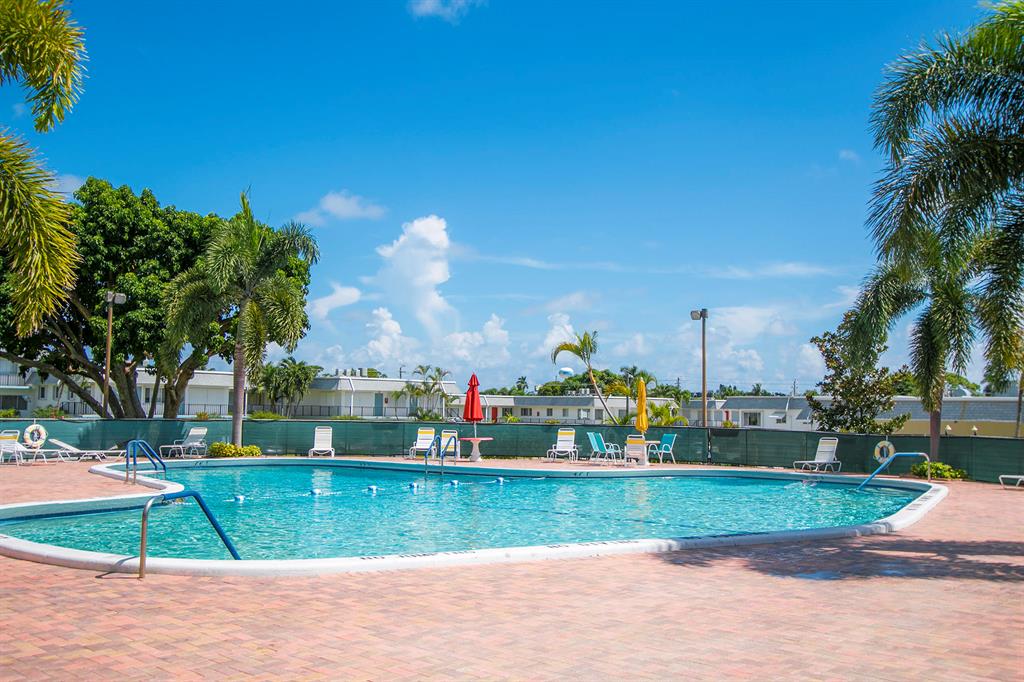 MURRY HILLS APT BLDG CONDO - Residential