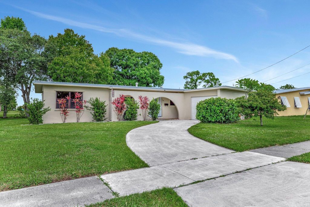 Photo of 3178 SE Monte Vista Street, Port Saint Lucie, FL 34952 (MLS # R11104897)