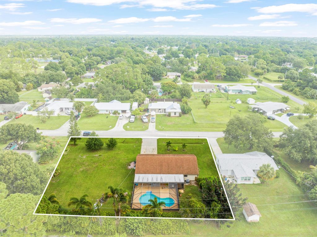Photo of 6905 Kenwood Road, Fort Pierce, FL 34951 (MLS # R11014948)