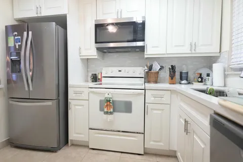 8051 Sunrise Lakes Drive N Unit 101, Sunrise, FL 33322 - MLS#: R11058095