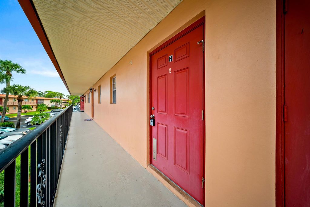 Photo of 1979 SW Palm City Road #H, Stuart, FL 34994 (MLS # R11129744)