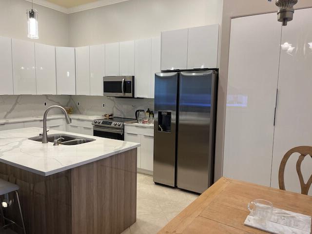 AVALON ESTATES - Residential