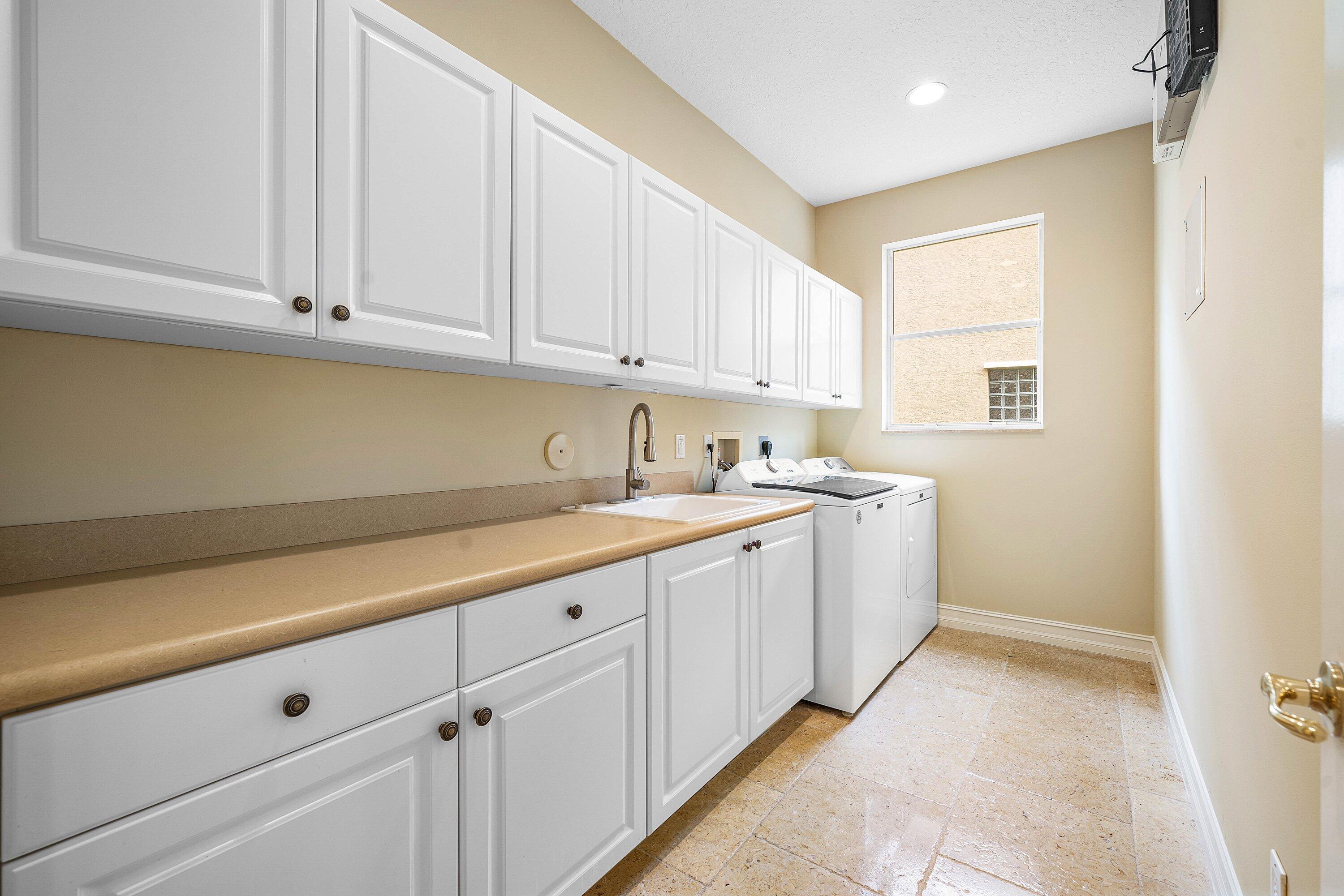 CANYON LAKES - Residential