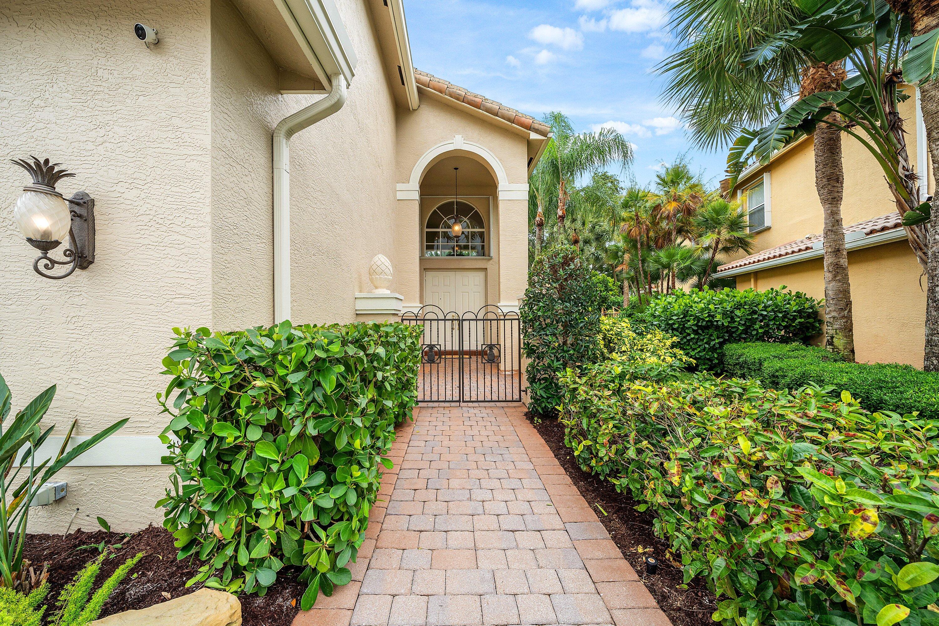 CANYON LAKES - Residential