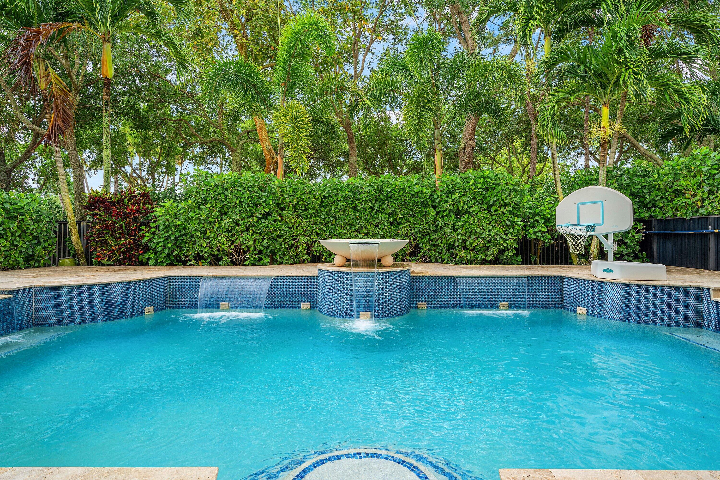 CANYON LAKES - Residential