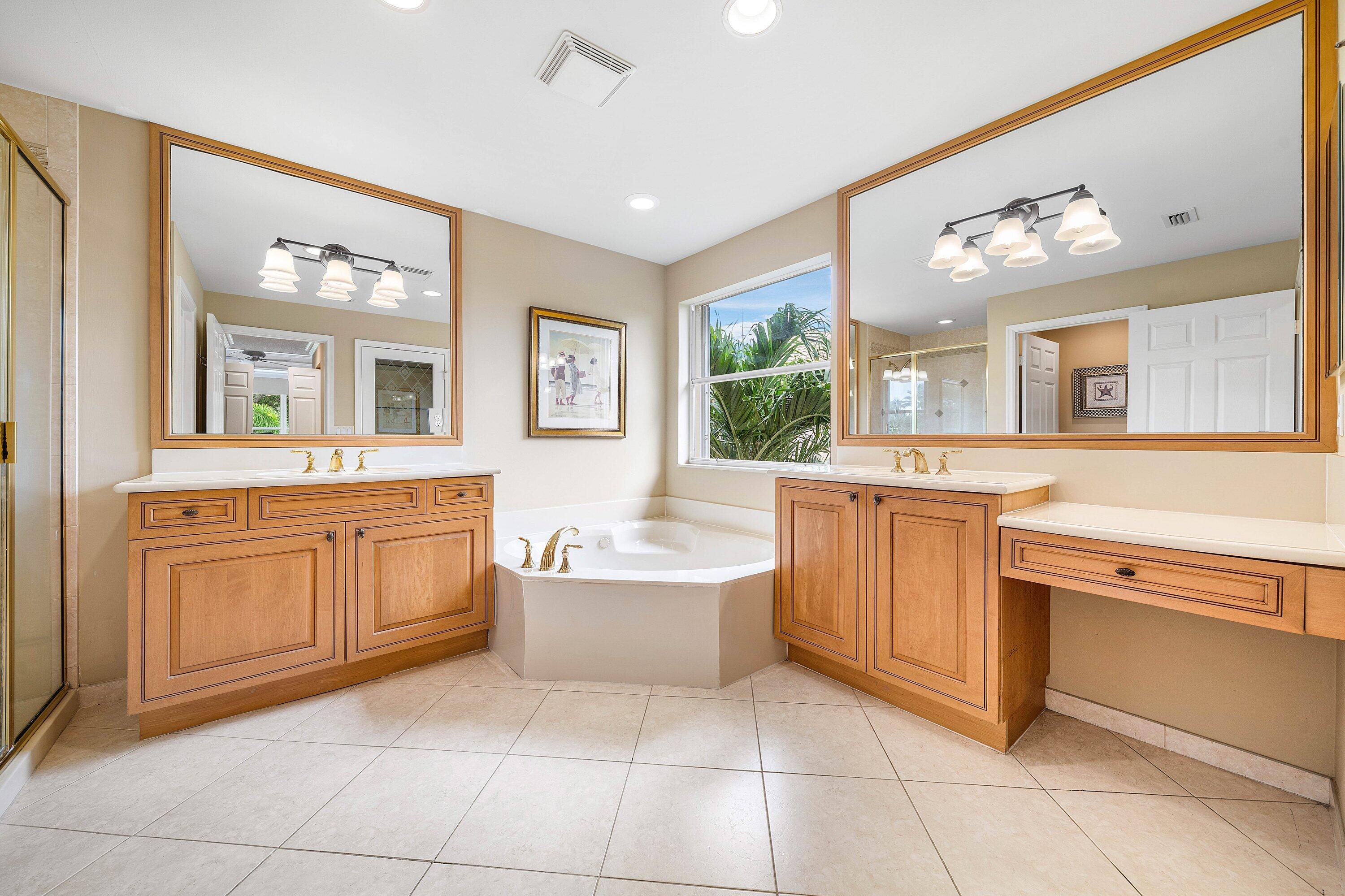 CANYON LAKES - Residential