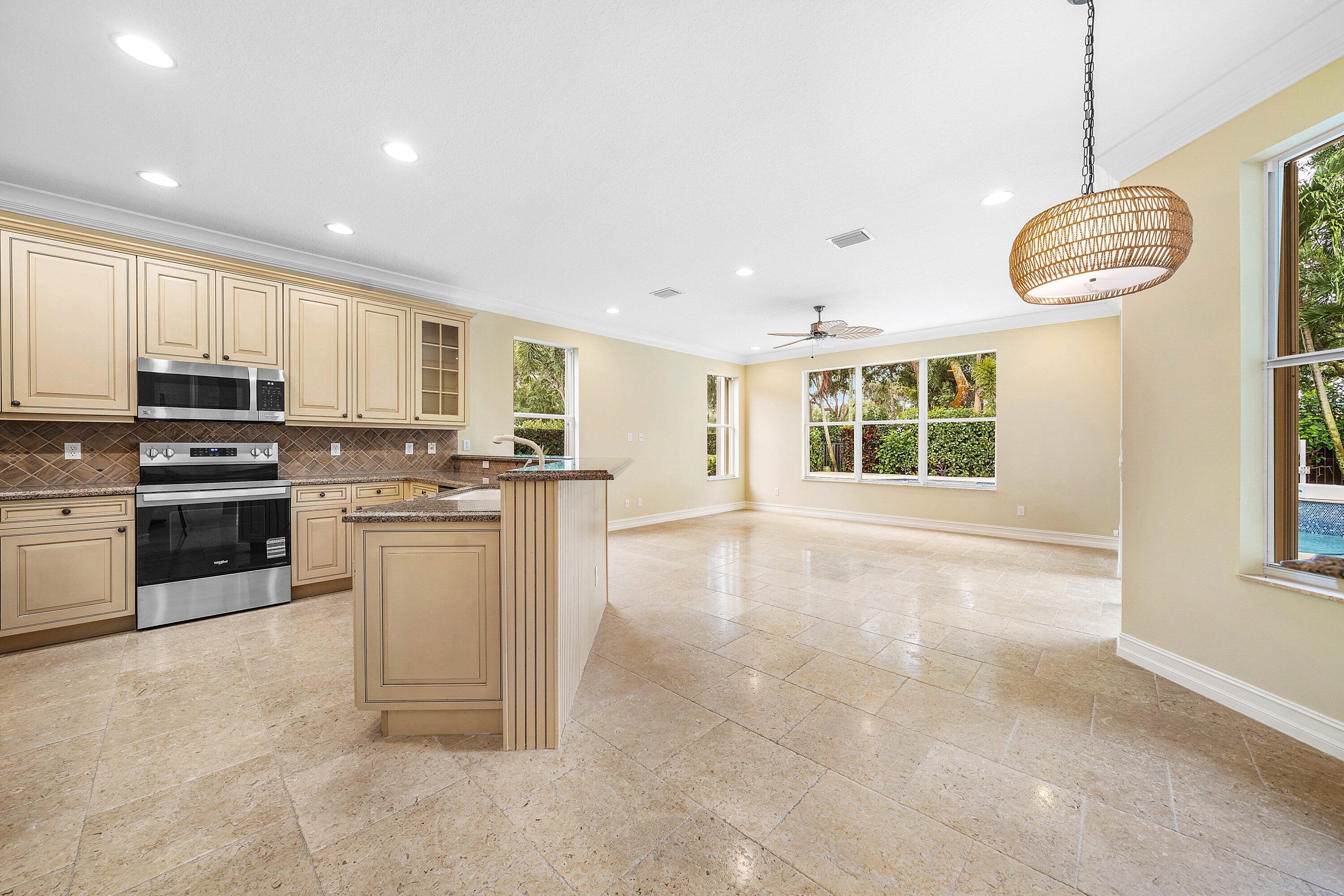 CANYON LAKES - Residential