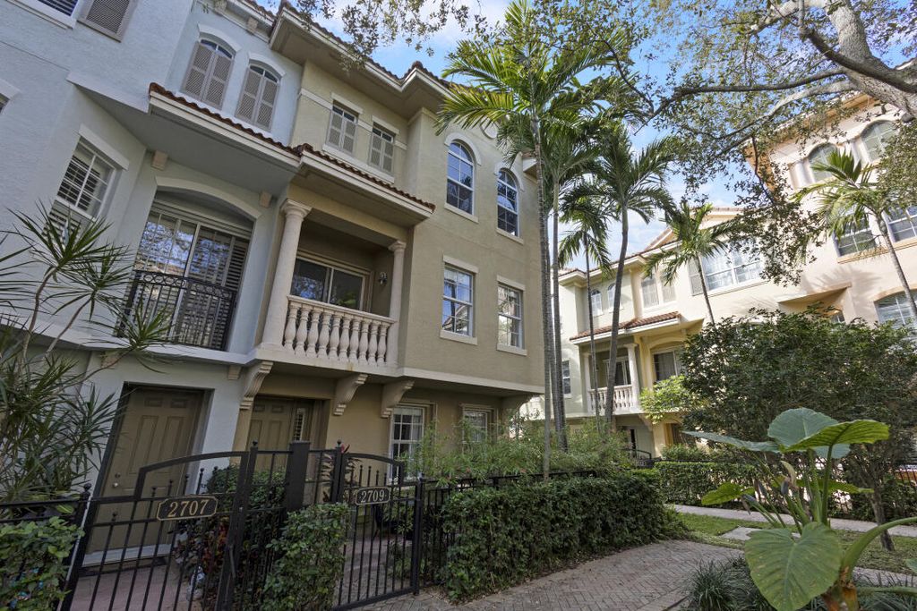 Photo of 2709 Ravella Way, Palm Beach Gardens, FL 33410 (MLS # R10956291)