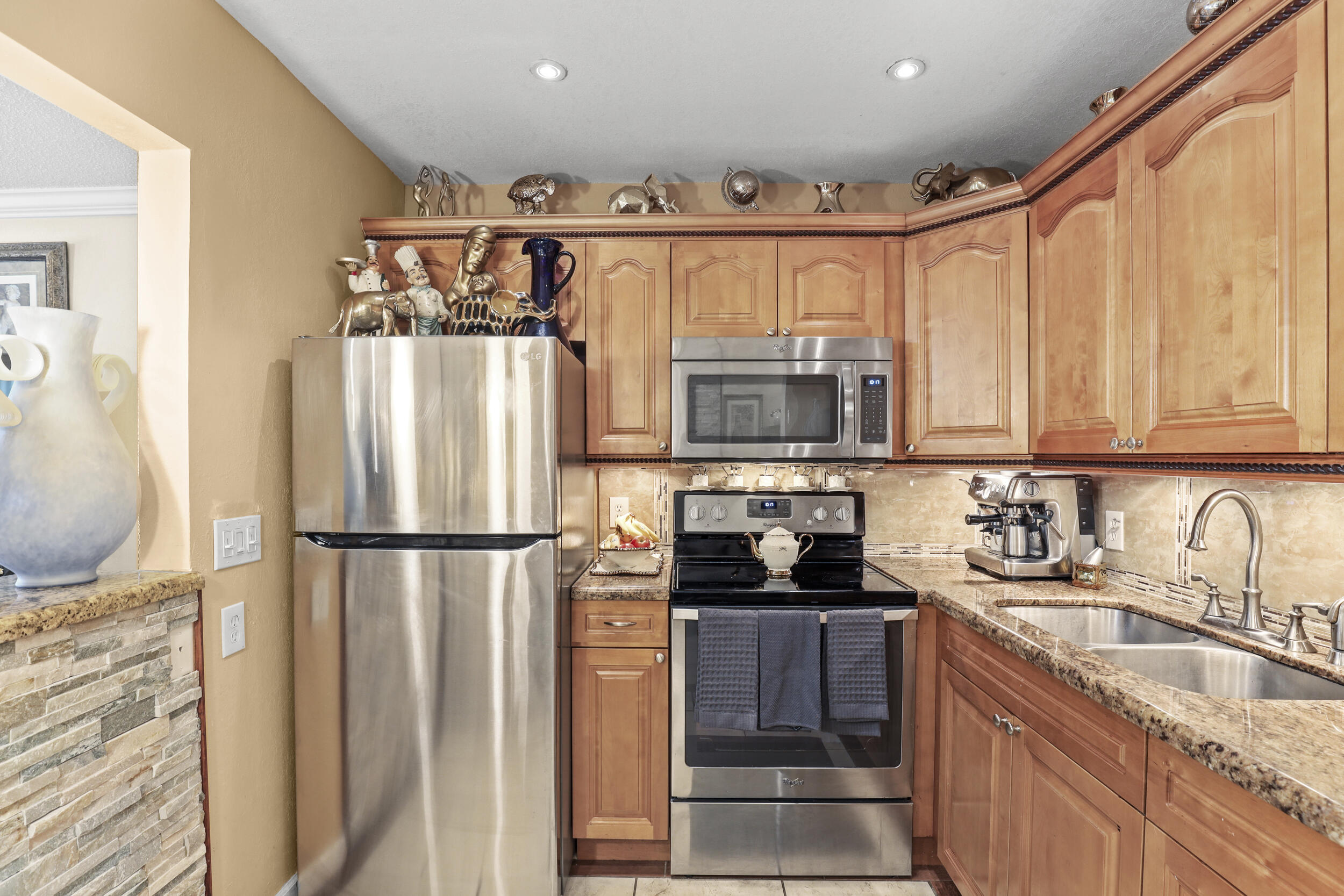 REGAL PALMS EATON CONDO - Residential