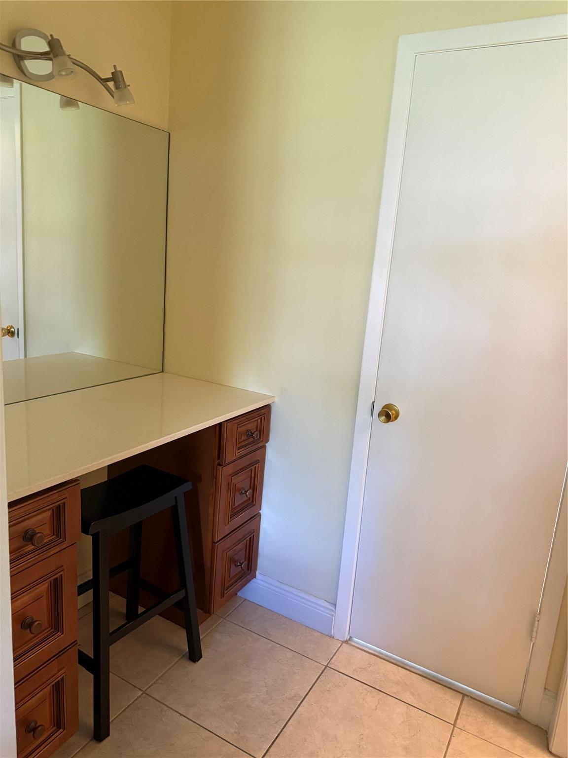 Lauderdale Oaks - Residential