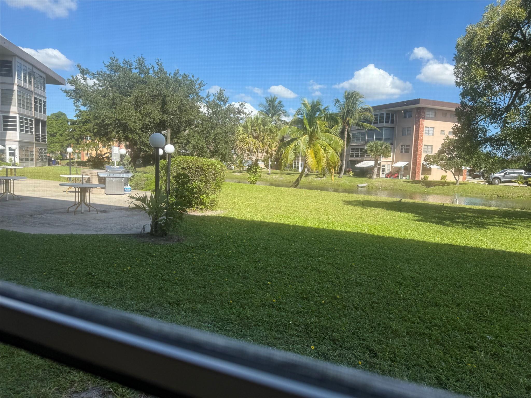 Lauderdale Oaks - Residential