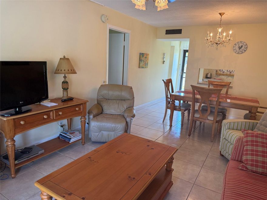 Very nice 1 bedroom, 1 bath condo, a adult community in Lauderdale Oaks. sold all furnish, turn key ready to move in. Tiles through out, AC only 6 years old, updated kitchen with quartz counter top. Seat on your little terrace and enjoy the view of the canal. Amenities are: Heated pool, shuffleboard, Petanque, pickle ball, exercise and billard room. Good location close to main road, shops, airport, hospital, 25 min of the ocean. .