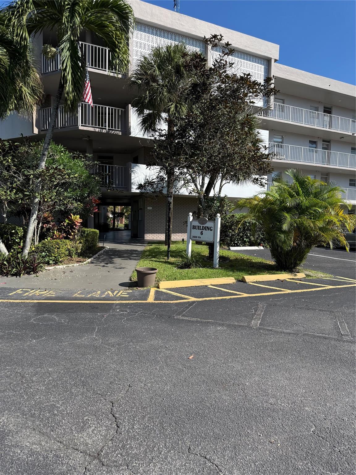 Lauderdale Oaks - Residential