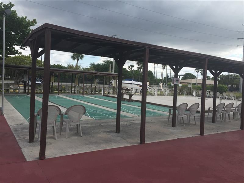 Lauderdale Oaks - Residential